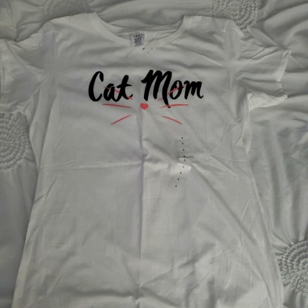 Cat Mom T-shirt